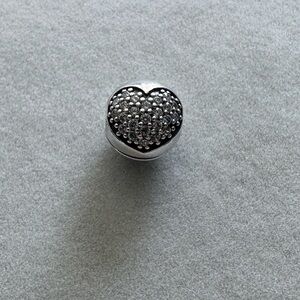 Pandora sparkling heart clip bead